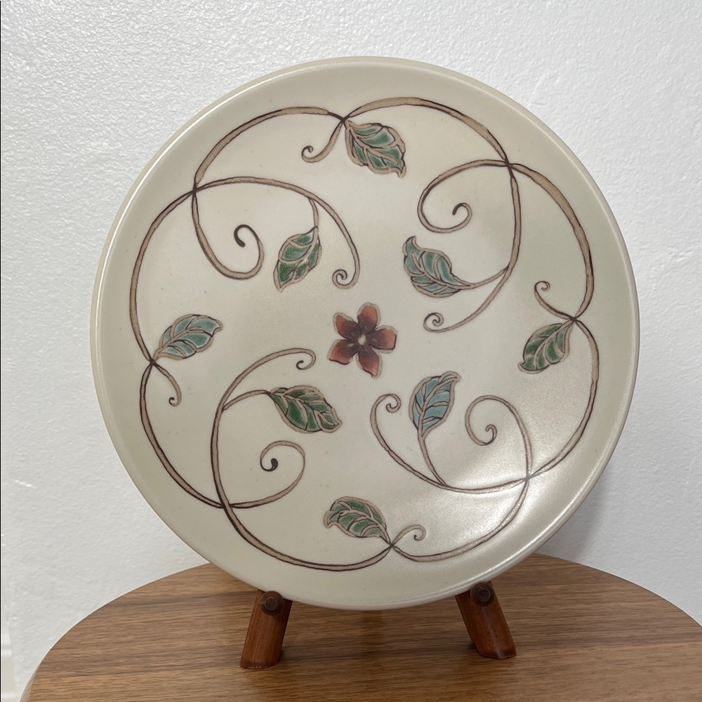 Pfaltzgraff “Mission Flower” plate with stand